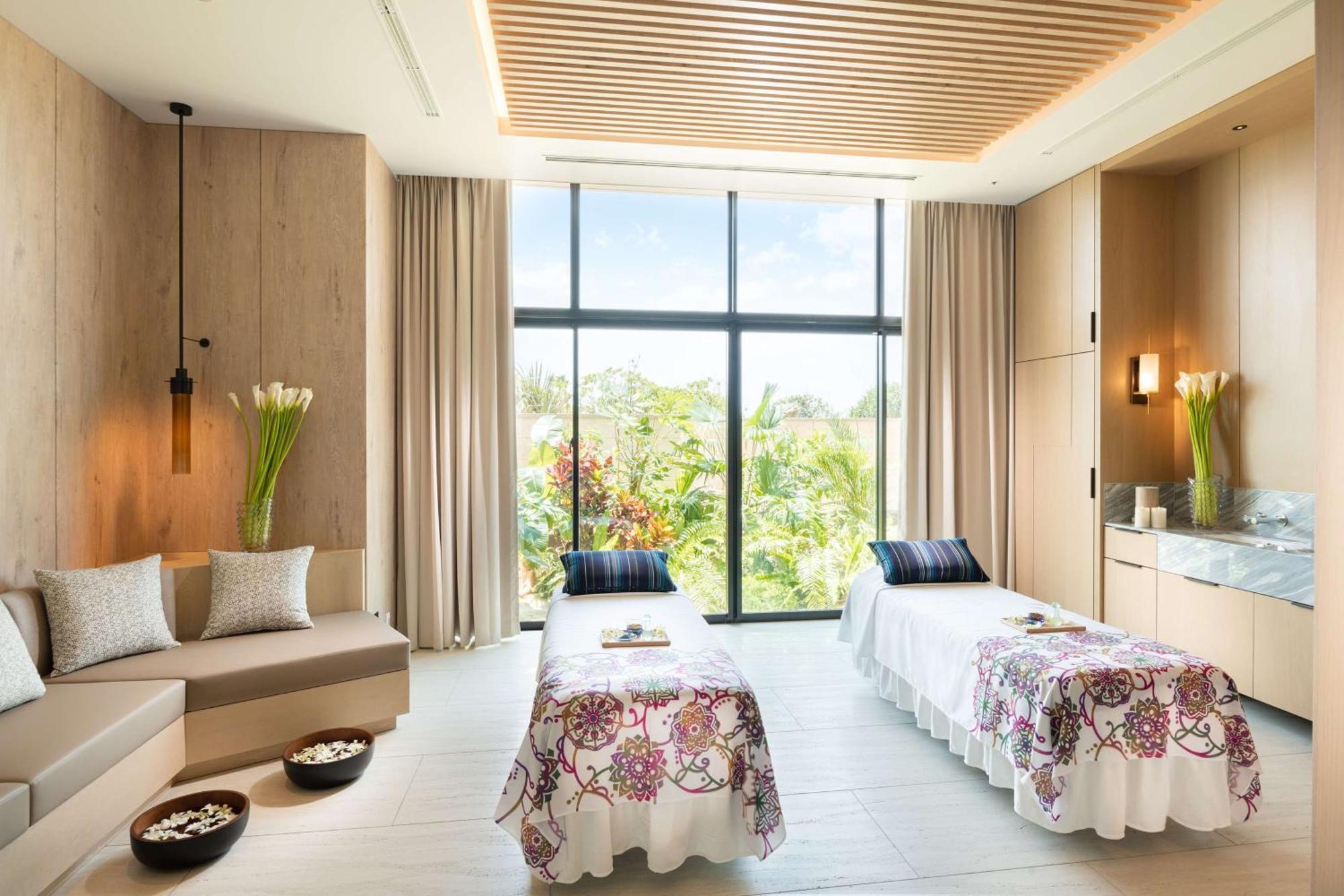 Hilton Okinawa Miyako Island Resort Exterior foto